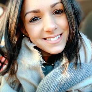 Meet your Posher, Becca